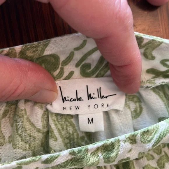 Nicole miller square neck linen blend paisley top. Beautiful and feminine. - Picture 3 of 8